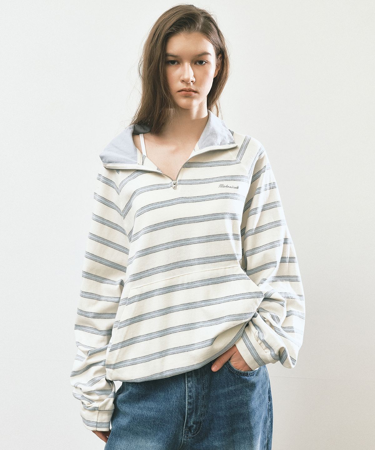 닉앤니콜(NICK&NICOLE) STRIPE HALF ZIP-UP SWEATSHIRT_IVORY