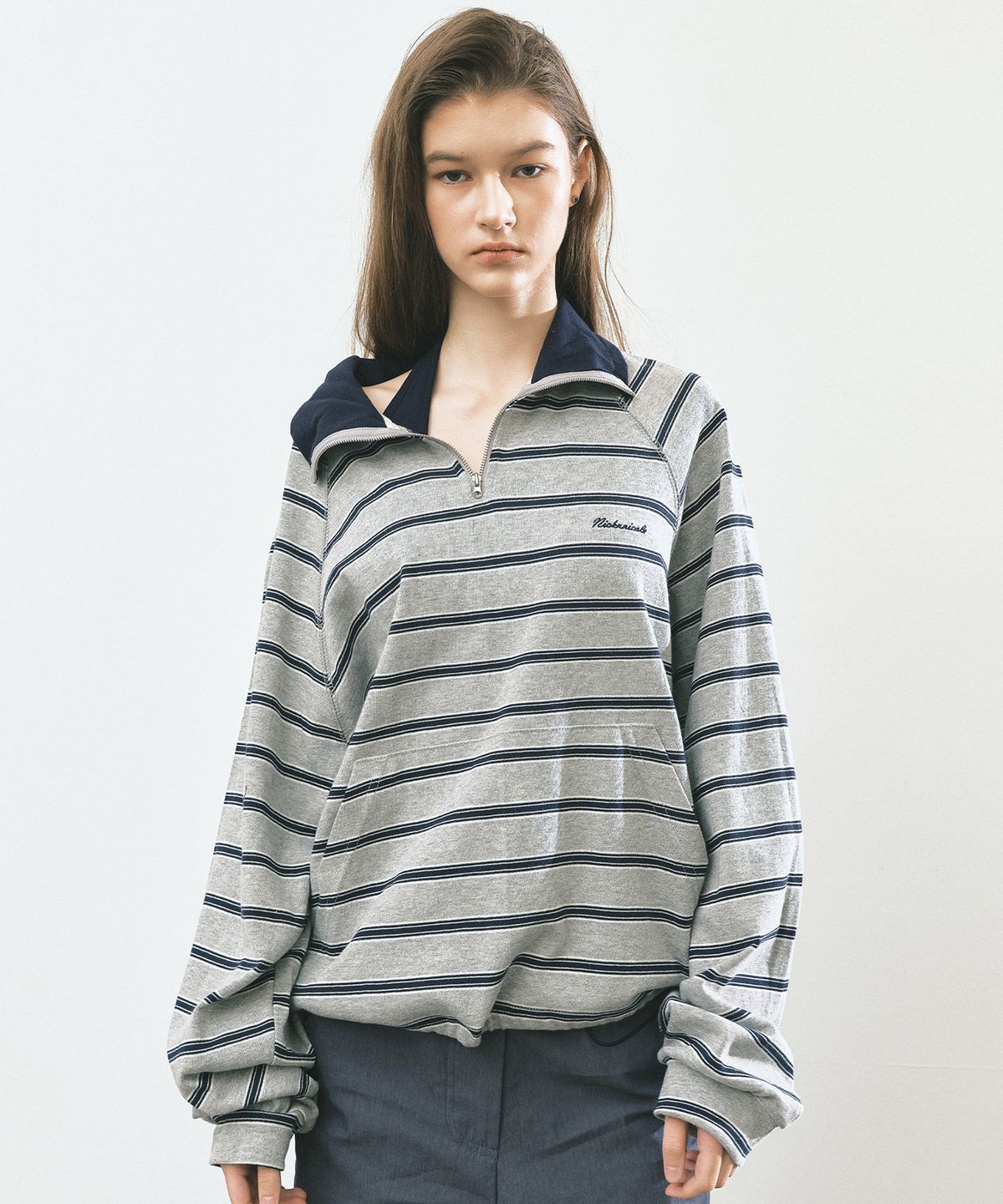 닉앤니콜(NICK&NICOLE) STRIPE HALF ZIP-UP SWEATSHIRT_GRAY