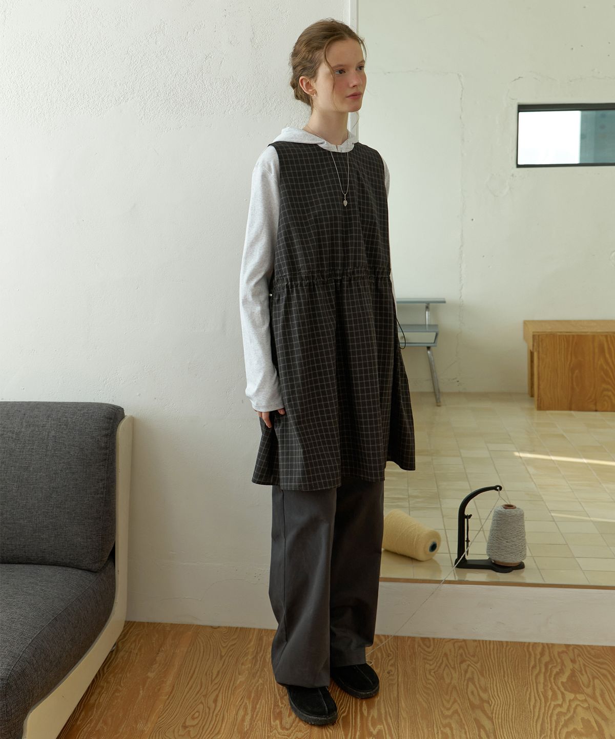 더미튼(THEMITTEN) Pasture check one-piece (charcoal)