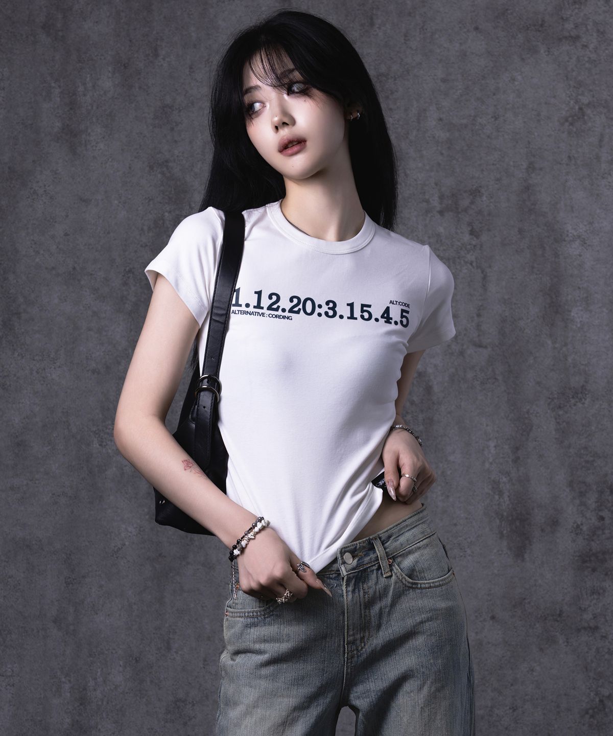 알트코드 아카이브(ALTCODE ARCHIVE) ALT 시퀀스 슬림탑 화이트