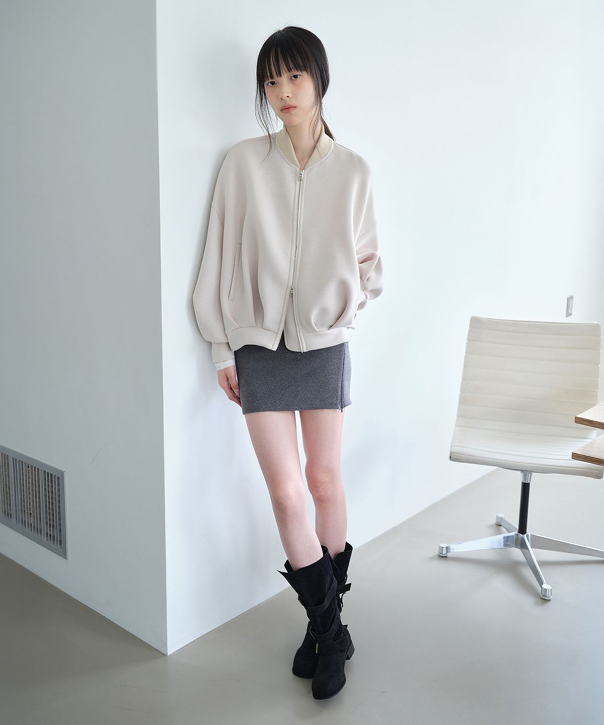 아미디(AMIDI) NEOPRENE PINTUCK JACKET_BEIGE