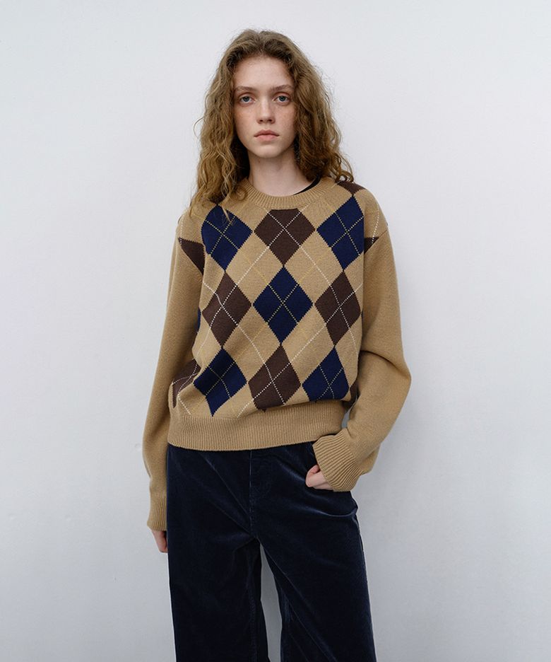 UNISEX ARGYLE CREWNECK SWEATER_UDSW6C116_CAMEL BEIGE