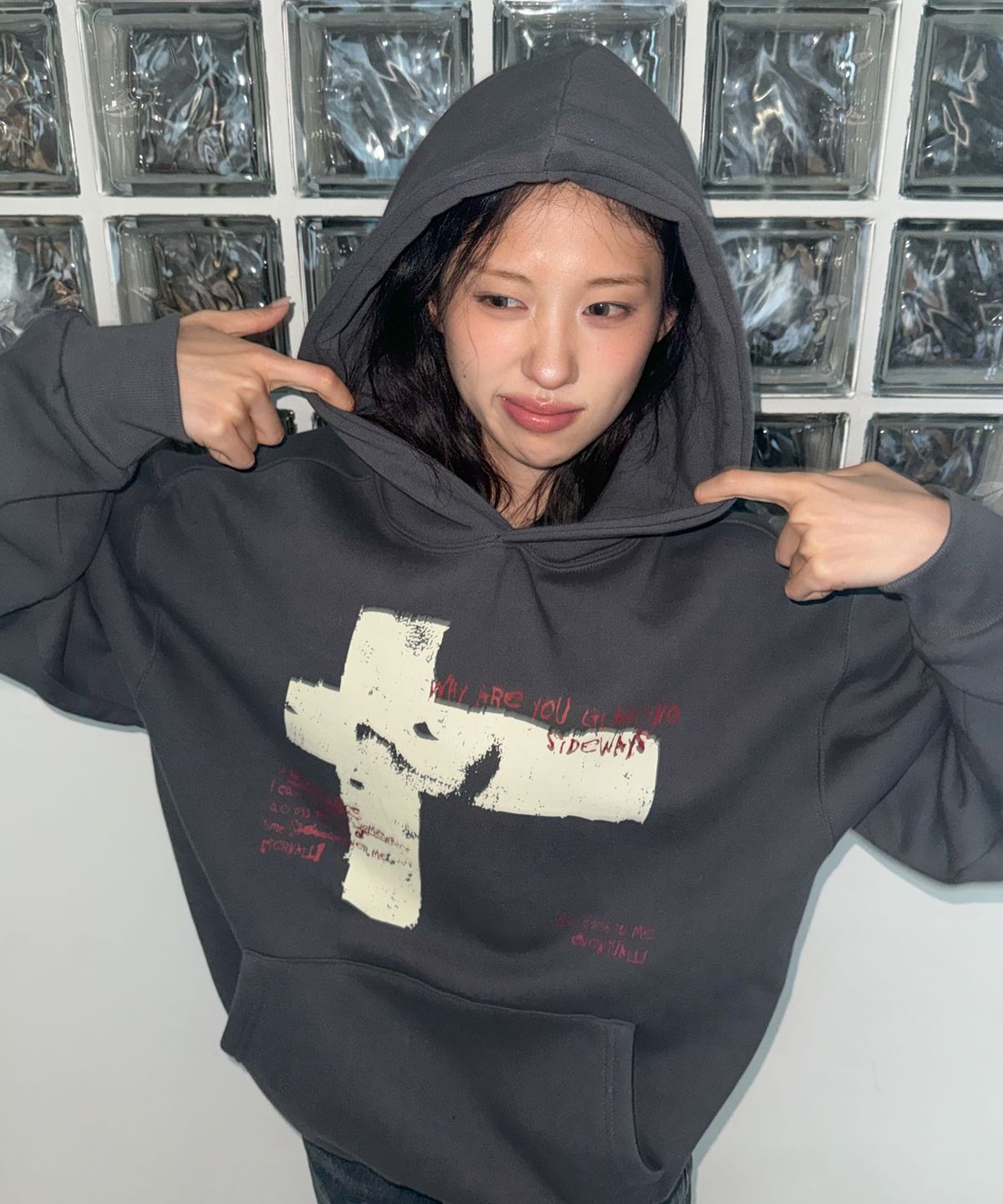 아모우(AMOU) Sideways Hoodie CHACOAL GRAY