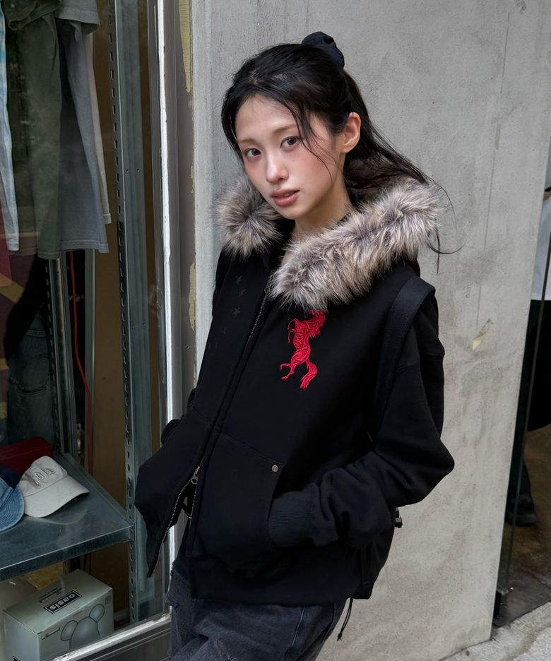 [기모] AMOU Pony Fur Hoodie Zip-up BLACK