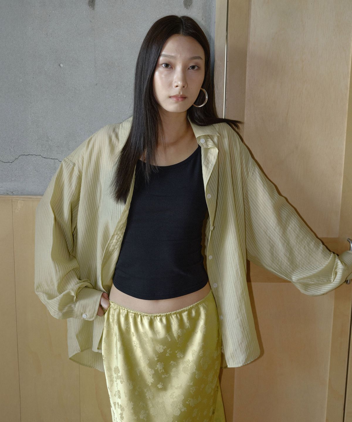 마이스(MAIS) SHEER STRIPE OVERSIZED SHIRT / OLIVE