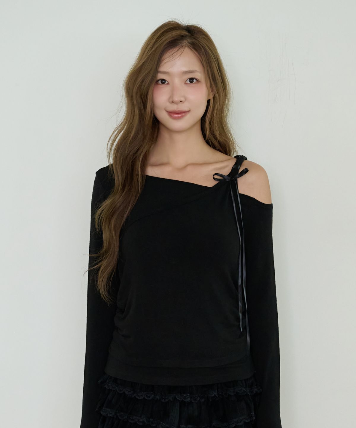 핑크파인애플(PINK PINEAPPLE) GRACE SHIRRING WRAP T-SHIRT_BLACK