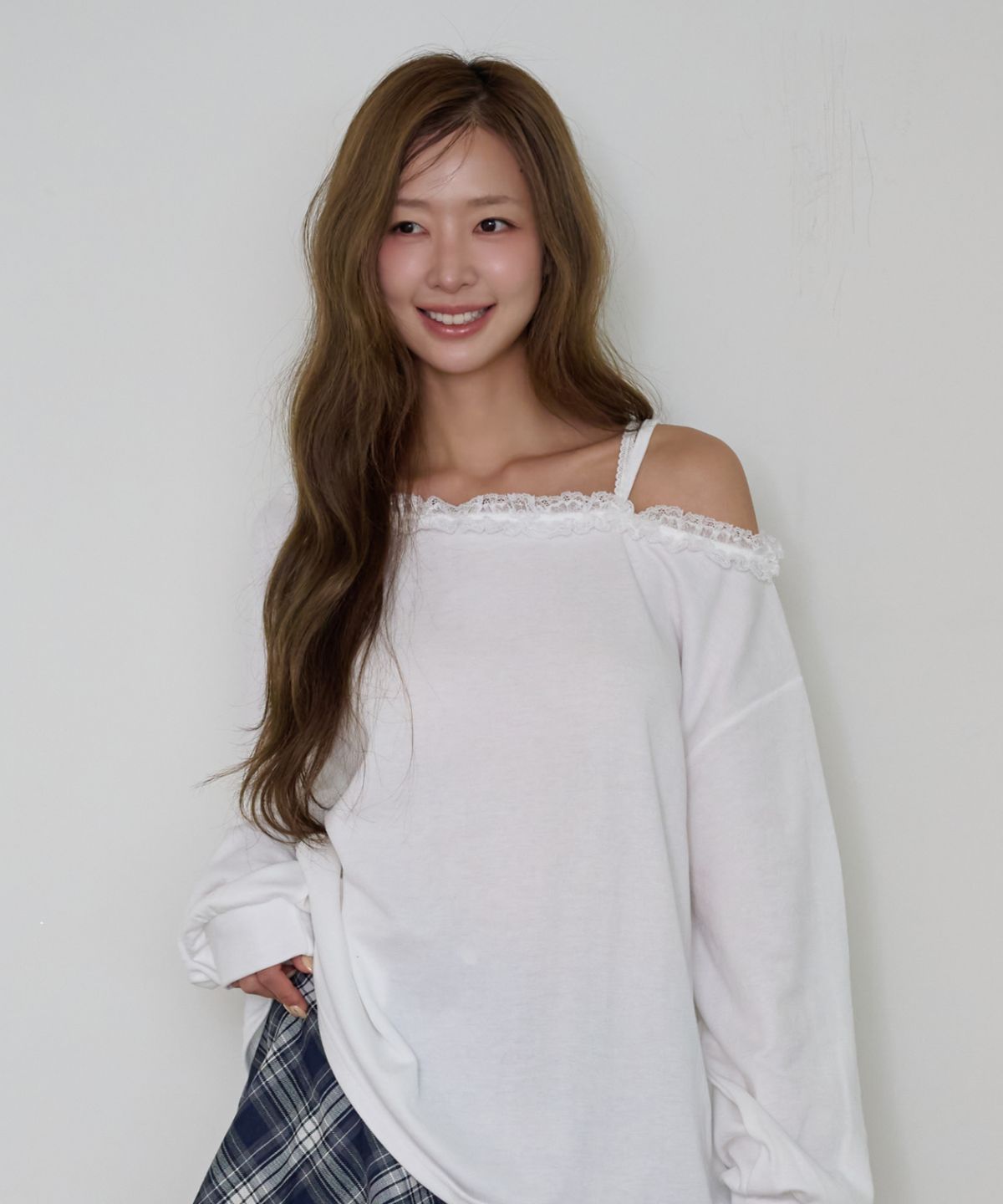 핑크파인애플(PINK PINEAPPLE) PEP LACE ONE-SHOULDER T-SHIRT_WHITE