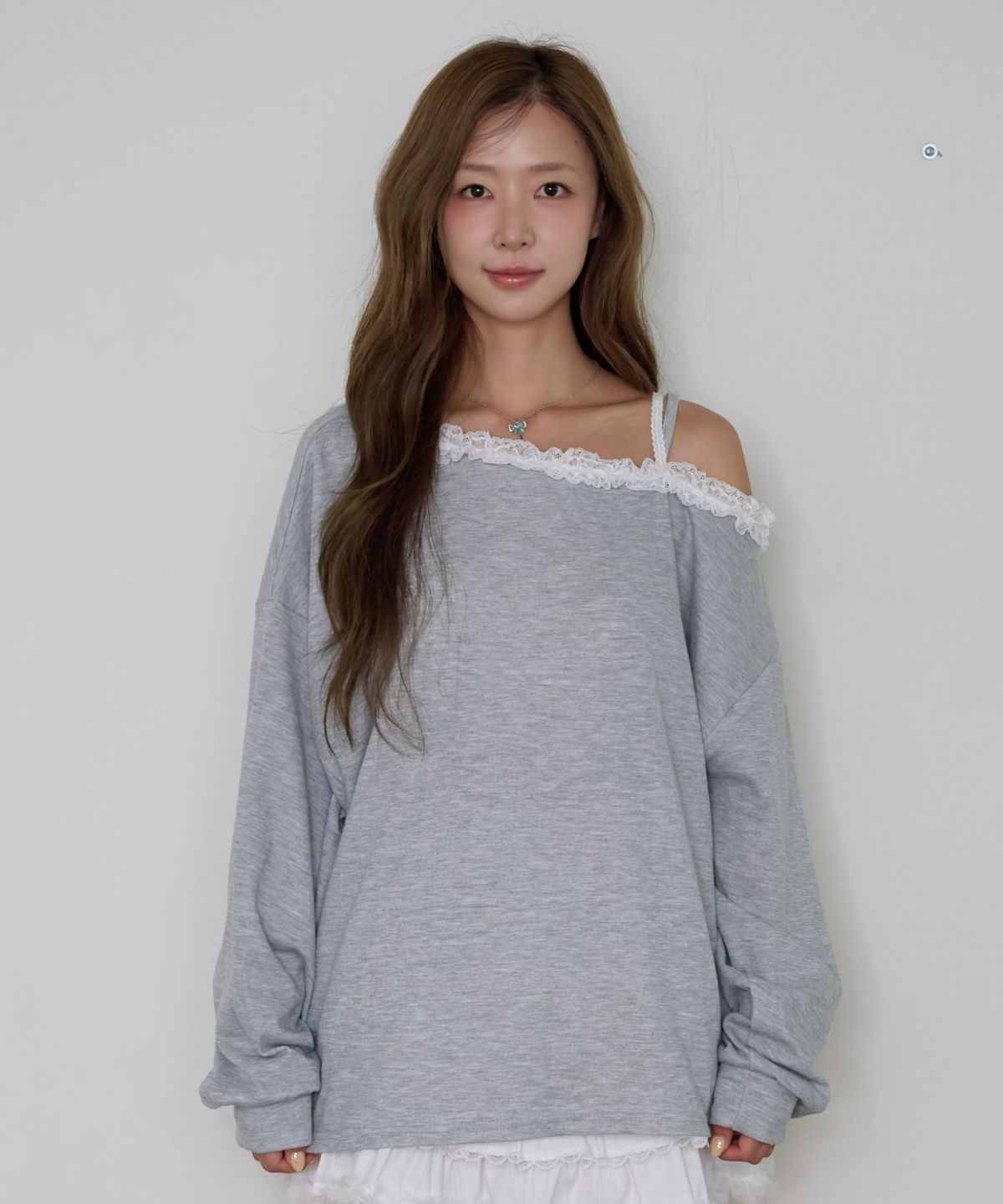 핑크파인애플(PINK PINEAPPLE) PEP LACE ONE-SHOULDER T-SHIRT_GREY
