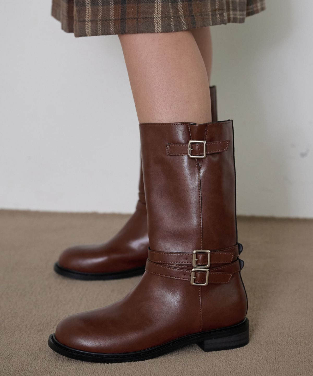 핑크파인애플(PINK PINEAPPLE) PROSE MIDDLE BUCKLE BOOTS_BROWN