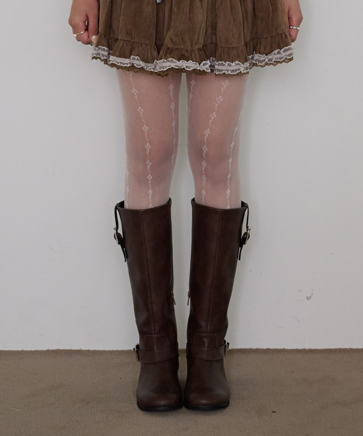 핑크파인애플(PINKPINEAPPLE) PETITE POSY STOCKING_WHITE