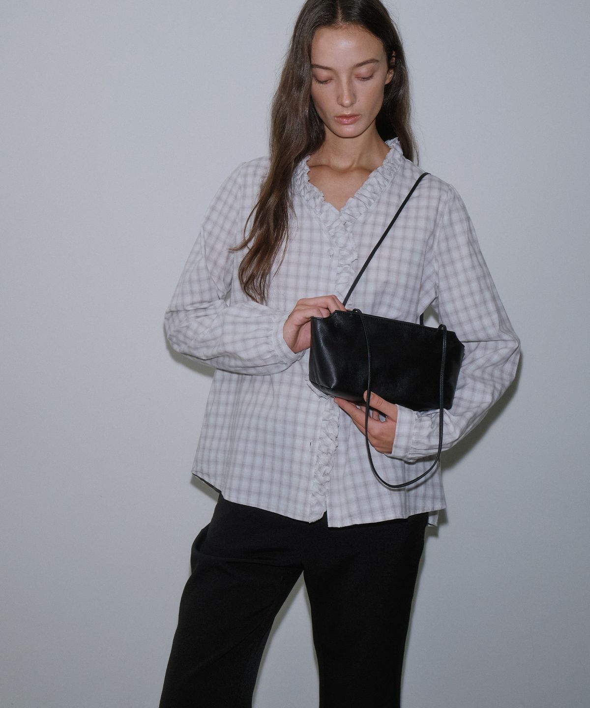 가더(GARDER) Eua Shoulder Bag (Black)