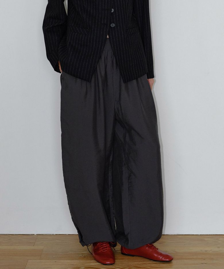 HEM DRAWSTRING BALLOON WIDE PANTS / CHARCOAL