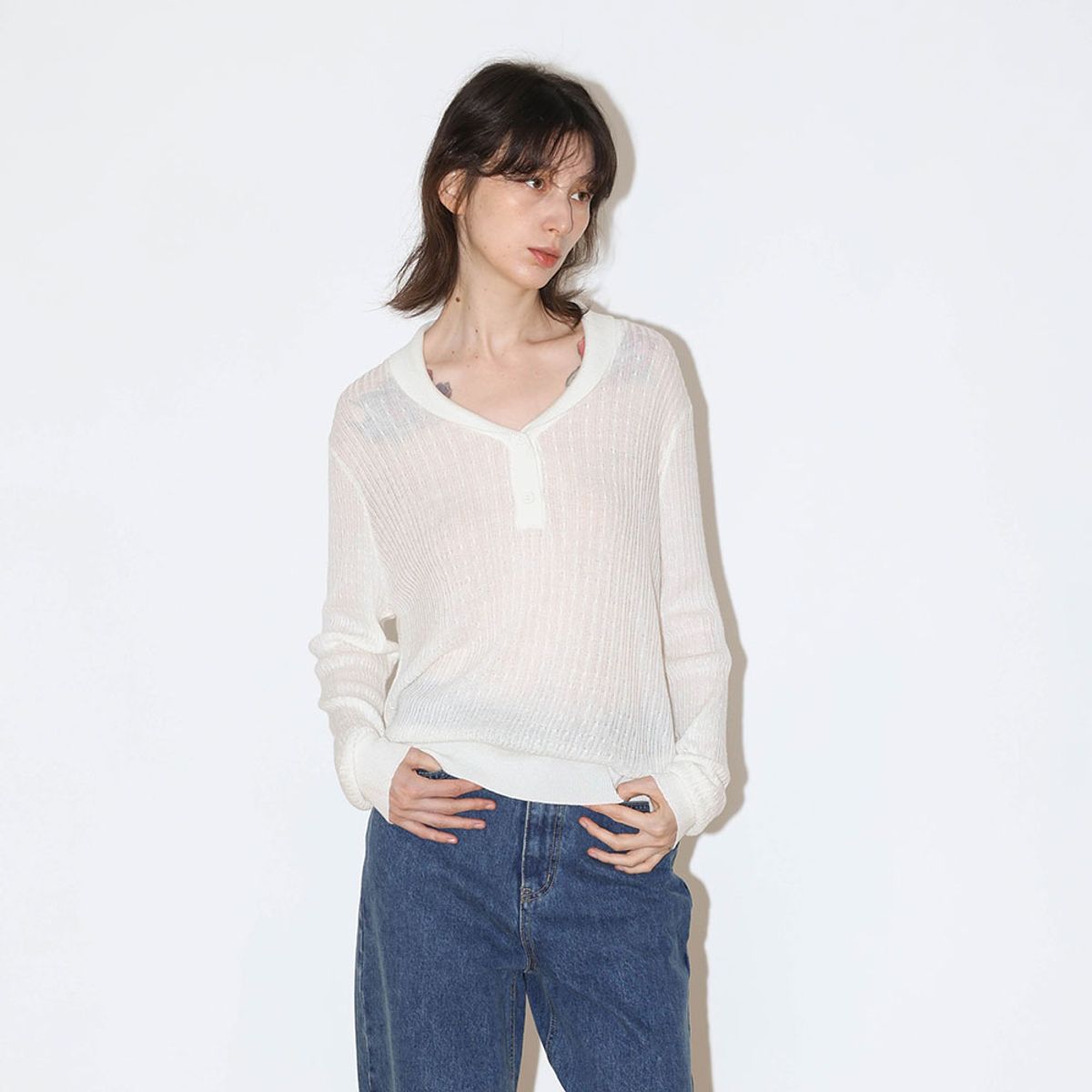 웬스데이딜라잇(WEDNESDAY DELIGHT) WD_Sheer henley knit top