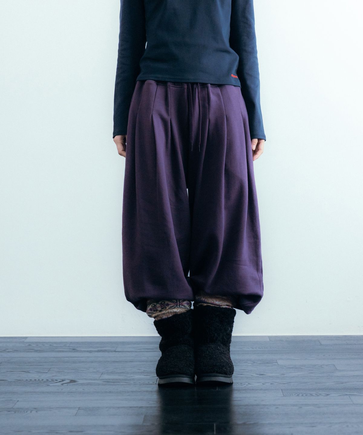 이요우아(IYOWUAH) Triple Tuck Sweat Pants, Purple