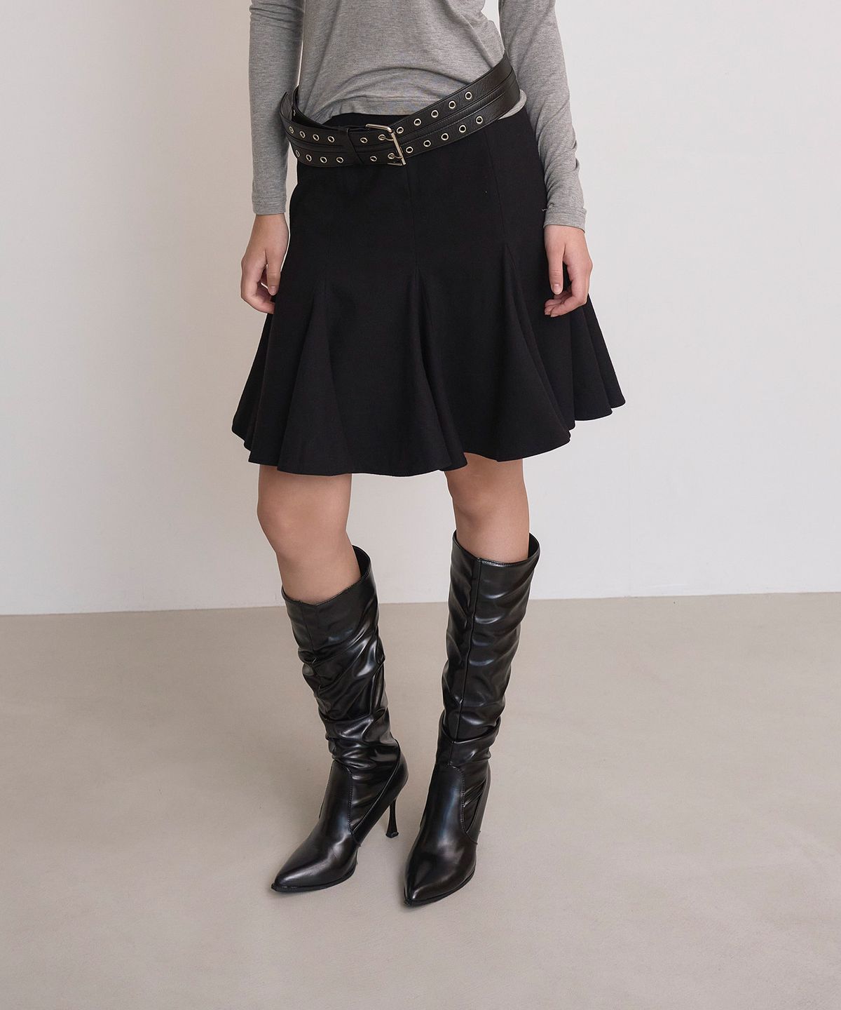 언틸디예스(UNTIL THE YES) Panelled Flared Midi Skirt, Black