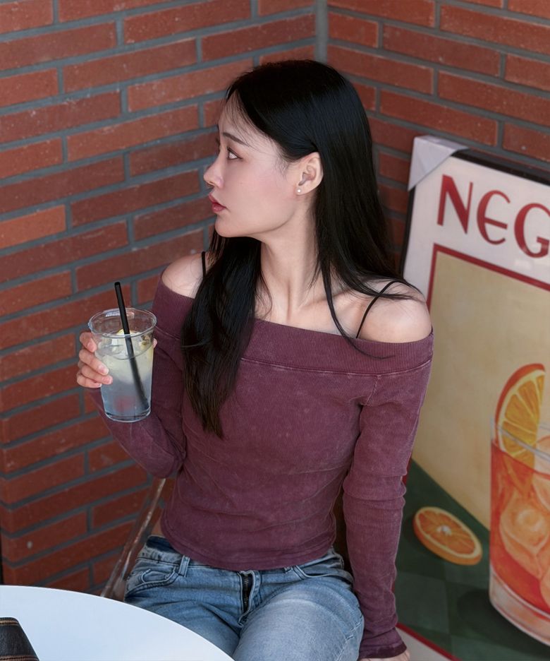 피그먼트 슬림 골지 오프숄더 롱슬리브 와인