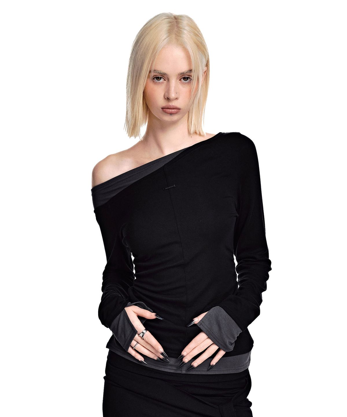 세컨모놀로그(SECONDMONO) Slim Fit Layered Off-Shoulder Top [BLACK]_SEWTS039BLACK
