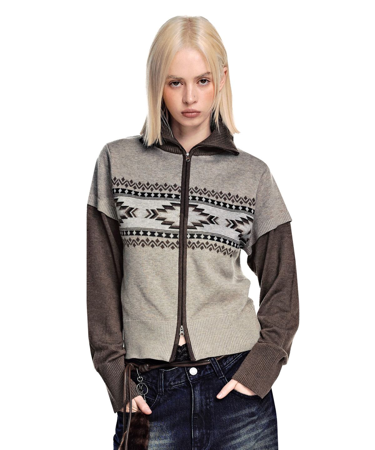 세컨모놀로그(SECONDMONO) Layered High Neck Nordic Zip-Up Sweater [BROWN]_SEWKT014BROWN