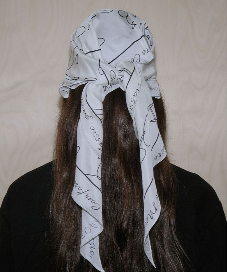 Nua Printing Scarf (Black,Ivory)