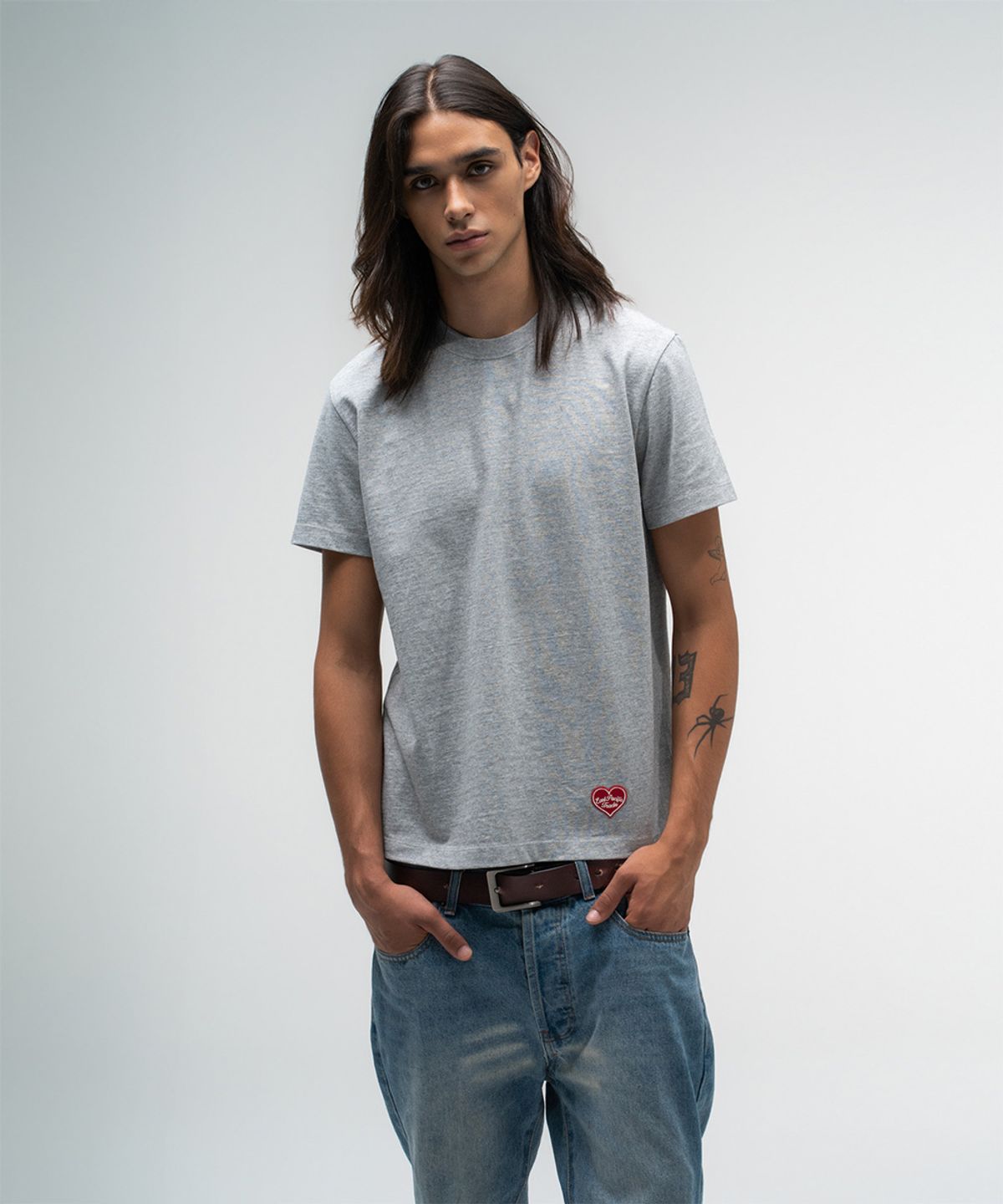 이피티(EPT) HEART LOGO WAPPEN T-SHIRT_HEATHER GREY