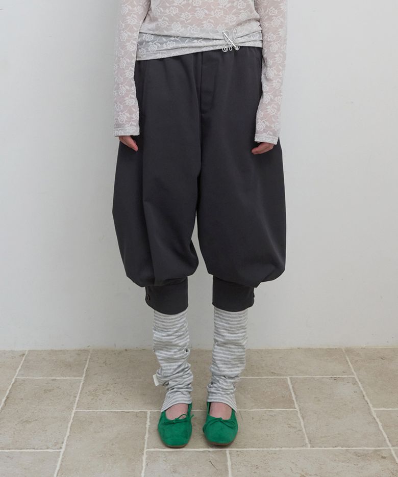 PIN TUCK VOLUME PANTS_CHARCOAL