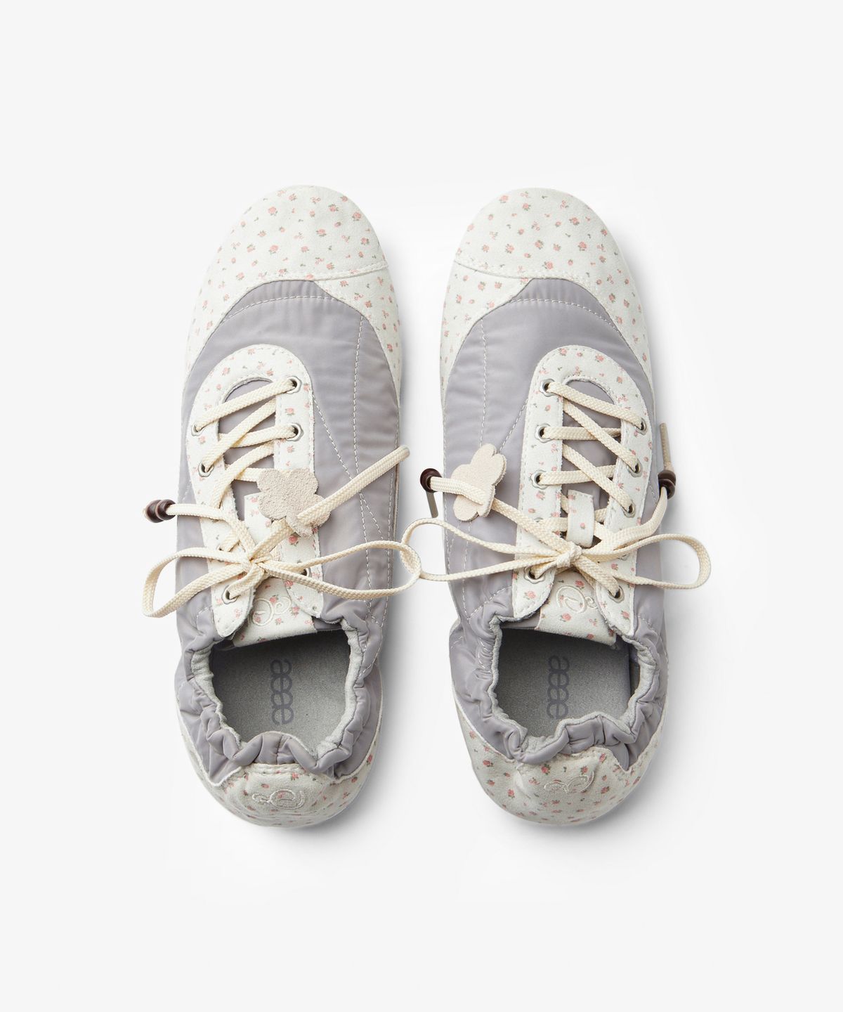 에이이에이이(AEAE) AEAE FLOWER TRAINER [LIGHT GREY]