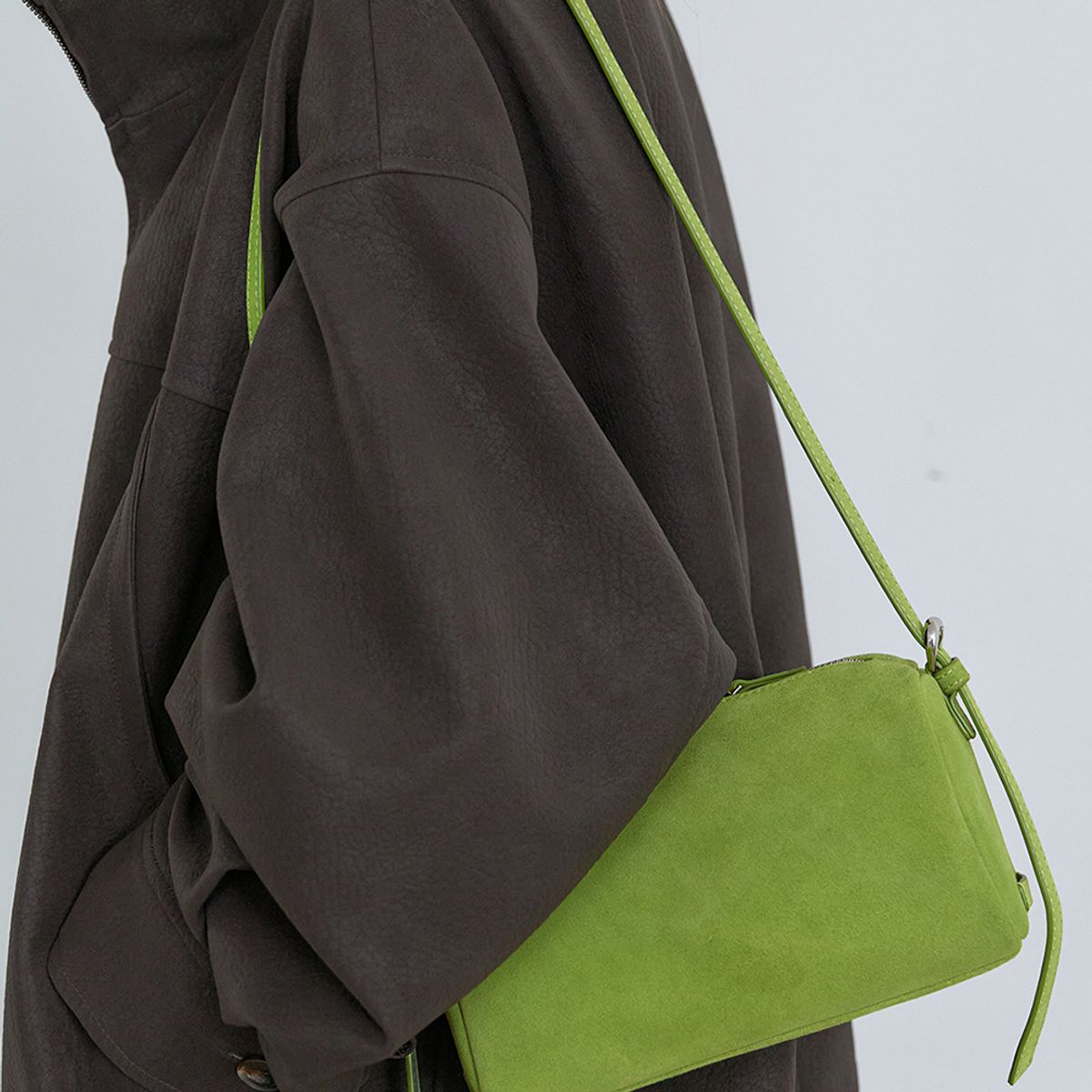 아틀리에 나인(ATELIER NAIN) (B-2493)SUEDE BARREL SHOULDER&CROSS BAG