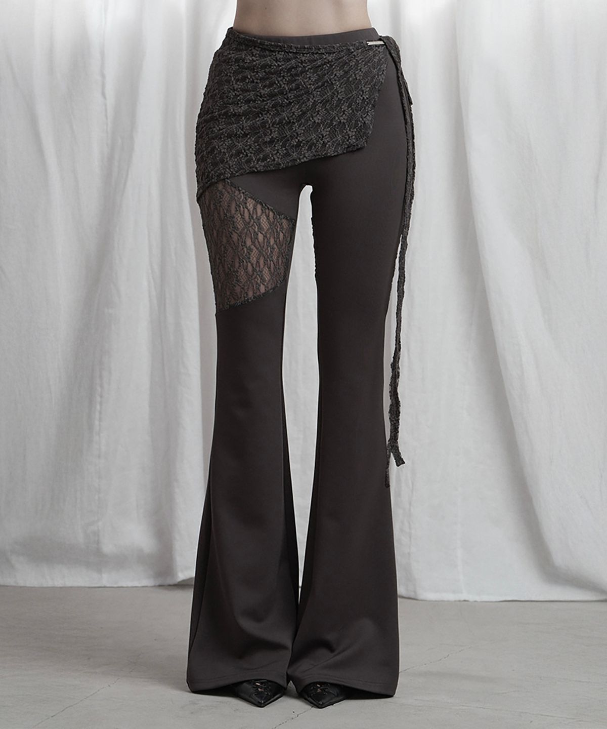 에트오소메(ETRE AU SOMMET) See Through Lace Lap Bootcut Pants (Charcoal)