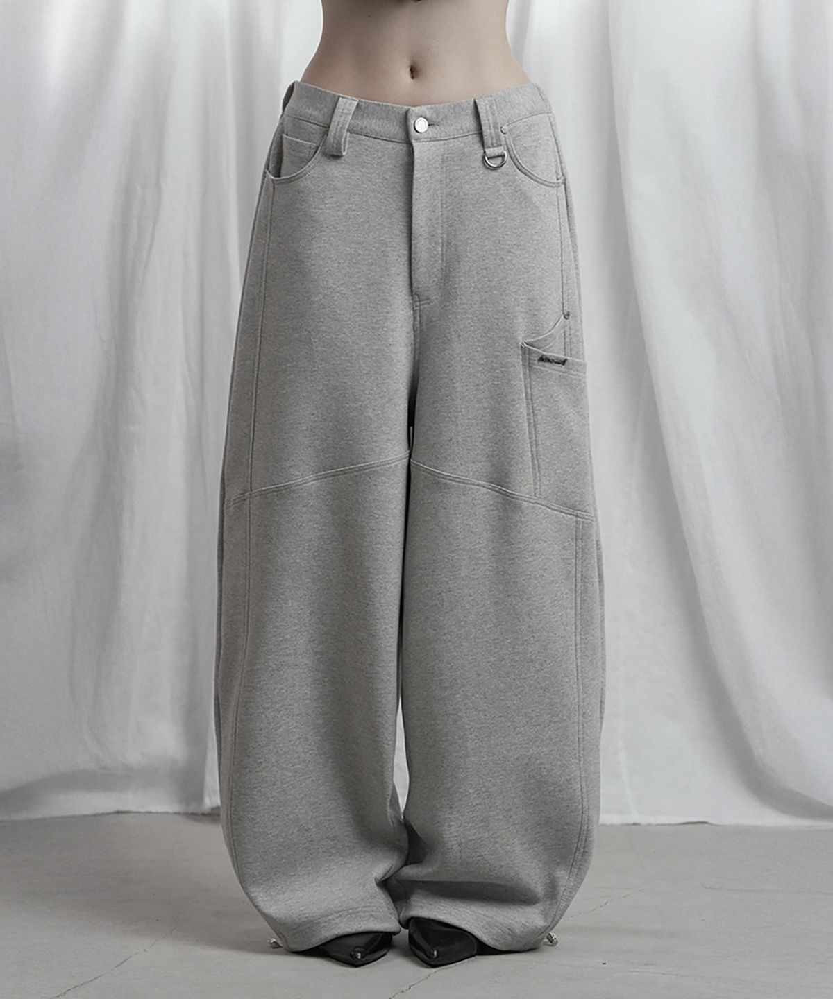 에트오소메(ETRE AU SOMMET) Panel Pocket Wide Training Pants (Melange Gray)