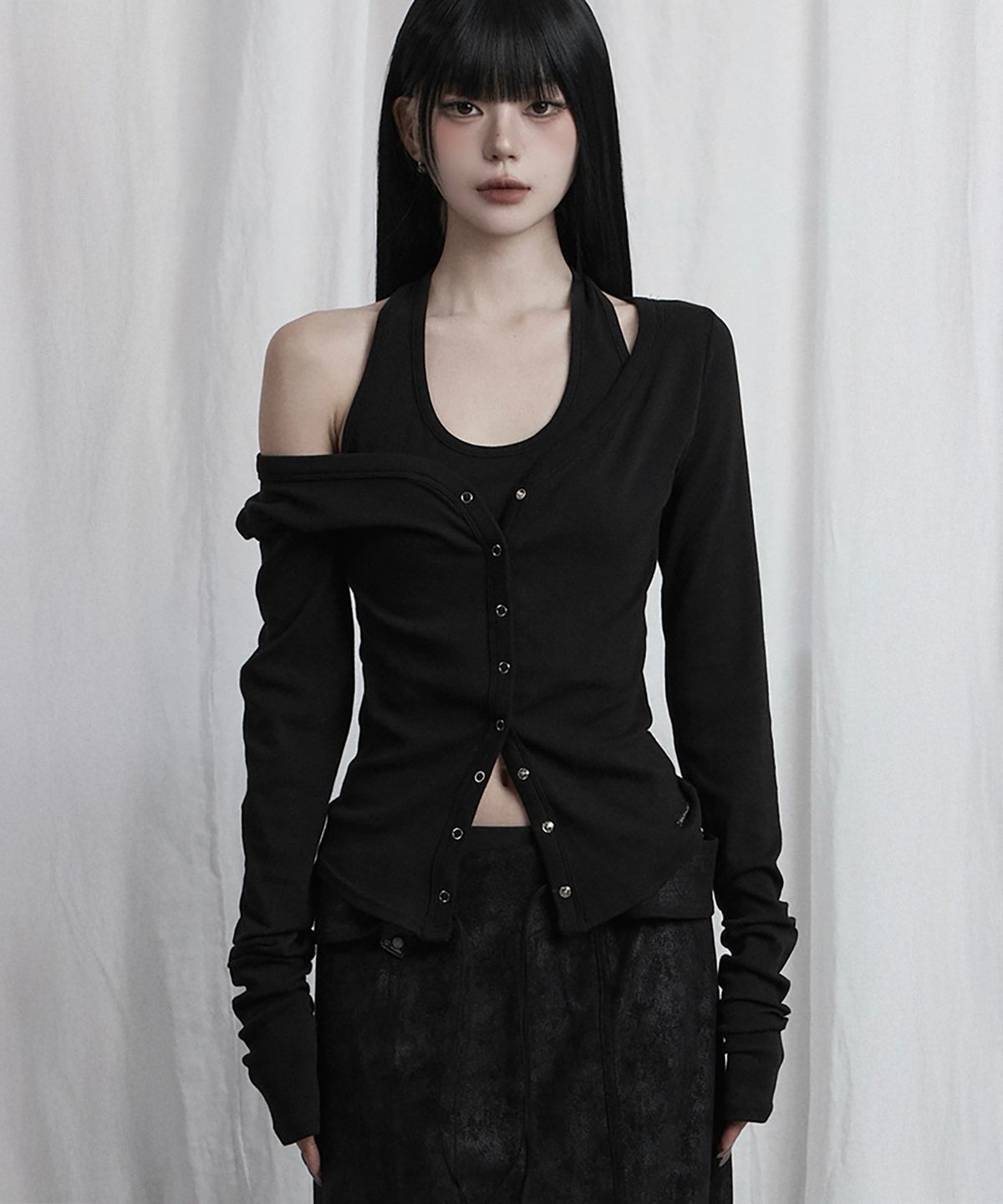 에트오소메(ETRE AU SOMMET) Halter Neck Slim Cardigan (Black)