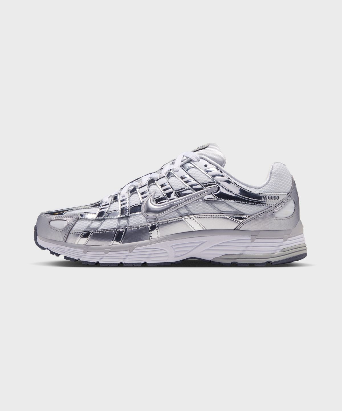 나이키(NIKE) P-6000 M - 화이트:그레이 포그:아이언 그레이:메탈릭 실버 / CN0149-100