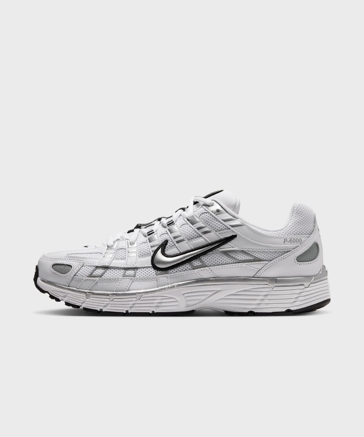 나이키(NIKE) P-6000 M - 화이트:블랙:메탈릭 실버 / IX6221-101
