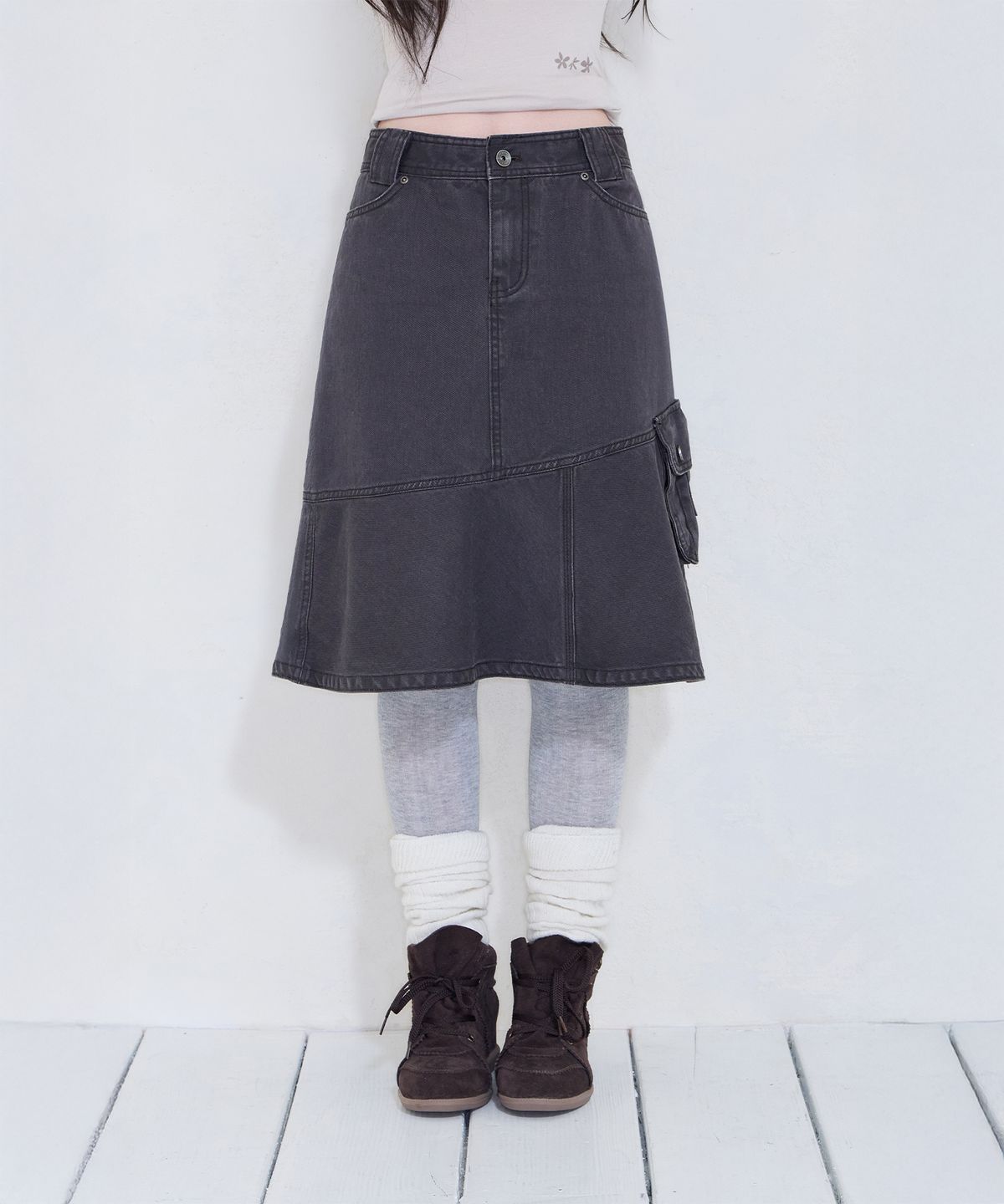 미레코(MIRECO) CARGO POCKET MERMAID MIDI SK CHARCOAL