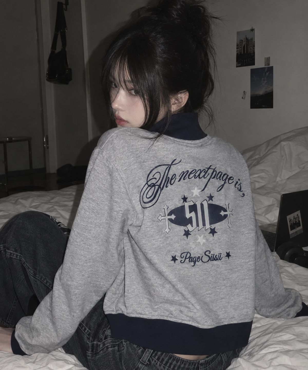 페이지시시(PAGESIISII) PS 하트 프린팅 스탠다드핏 배색 트랙탑 그레이