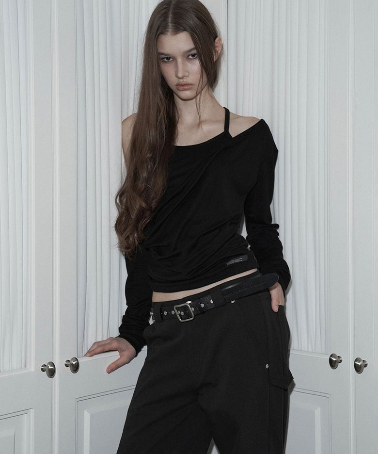 Deep U-Neck Flow Layered Top (black)
