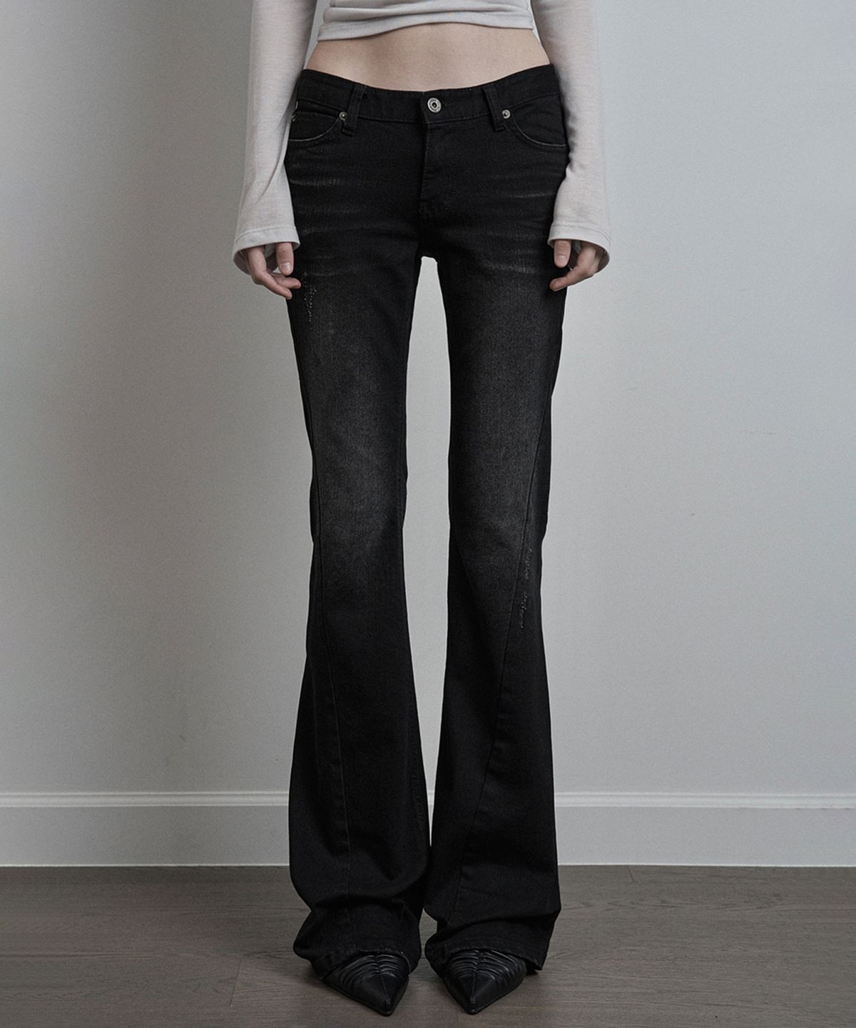 이네기(INEGI) Deep Fade Bootcut Jeans (black)