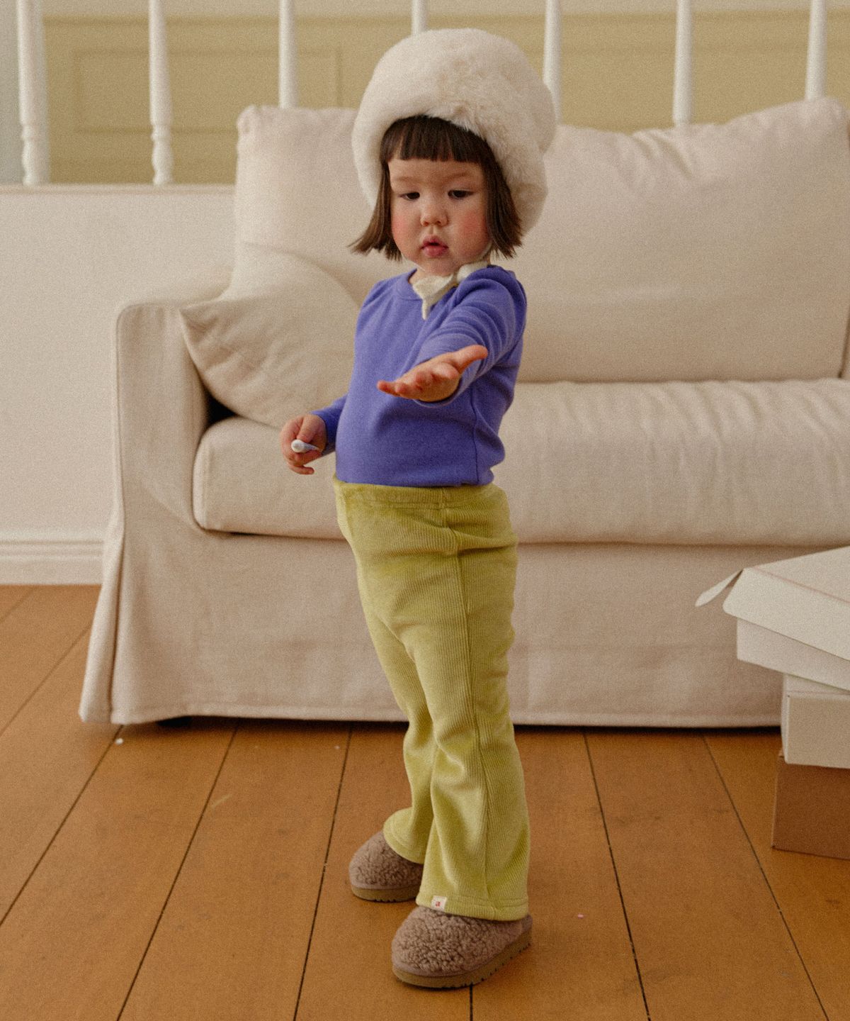 아보(AVO) WARM BOOTCUT PANTS_LIME