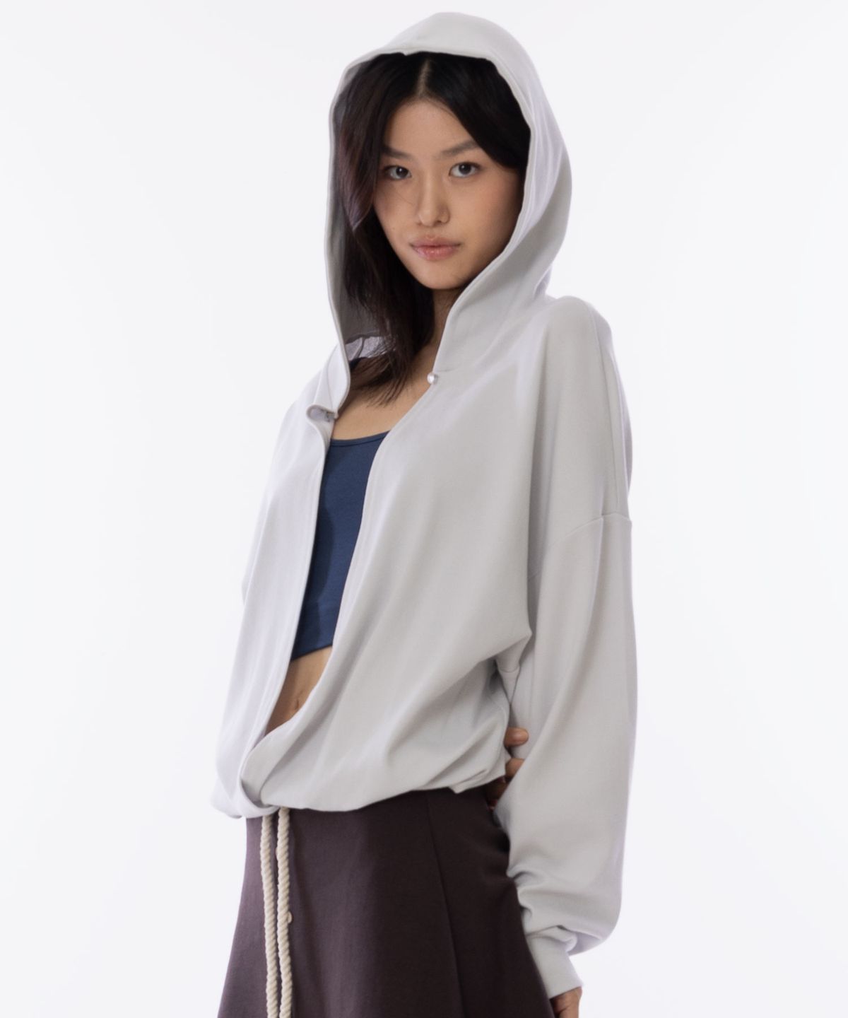 라이라이(LYELYE) Low Neckline Hoodie [Light Grey]