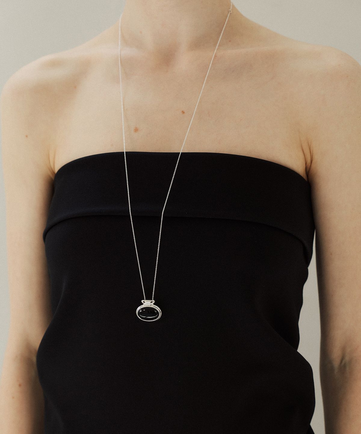 티에르노(TIERNO) N.031/OVAL NECKLACE_ONYX