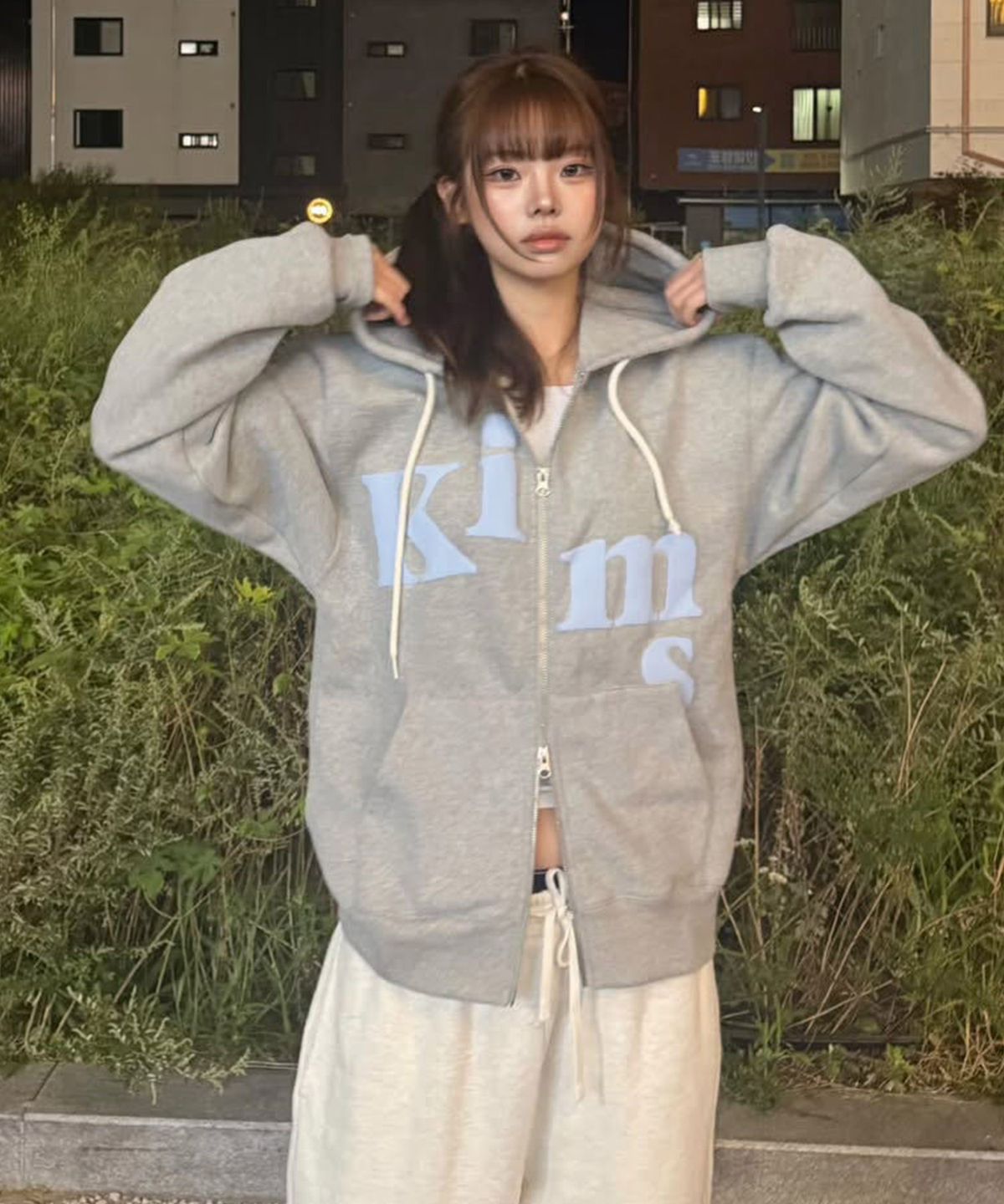 킴스 프레시 코튼 마켓(KIMS FRESH COTTON MARKET) (Unisex) Messy Alpha Logo Zip Hoodie Grey