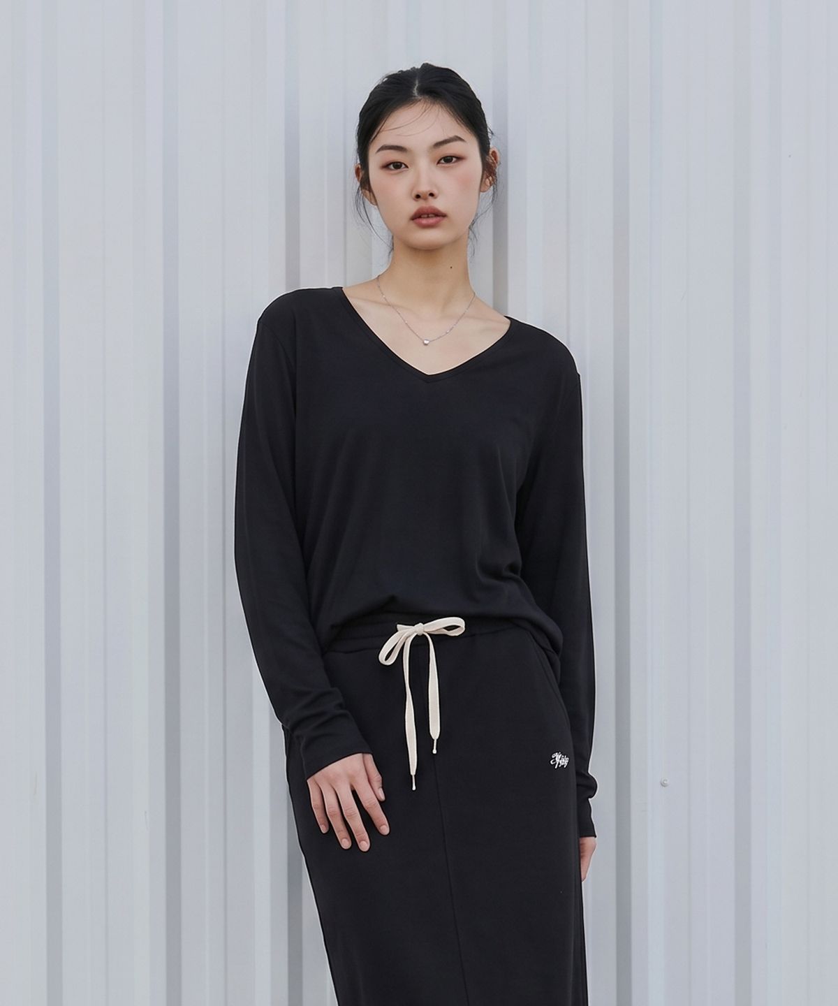 메타퍼(METAPHER) MET 데일리 브이넥 티셔츠 2컬러