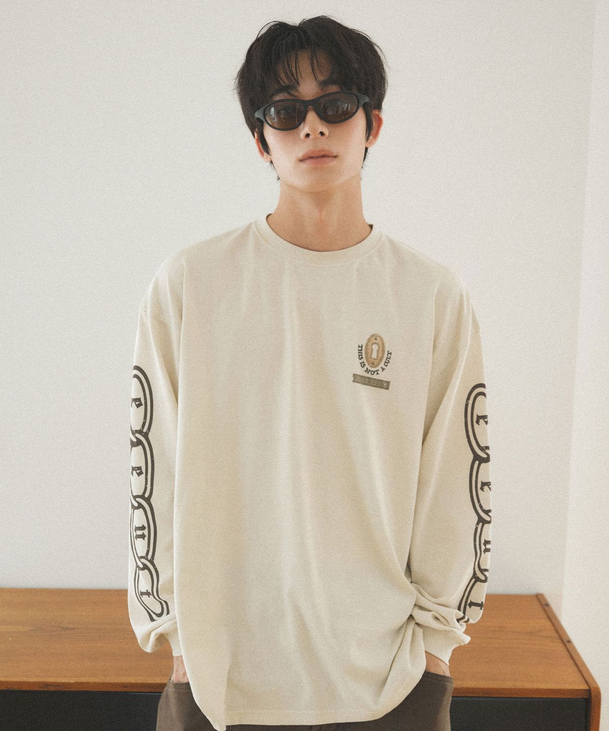 이우트(EEUT) JUST EEUT WASHED LONG SLEEVE / CREAM