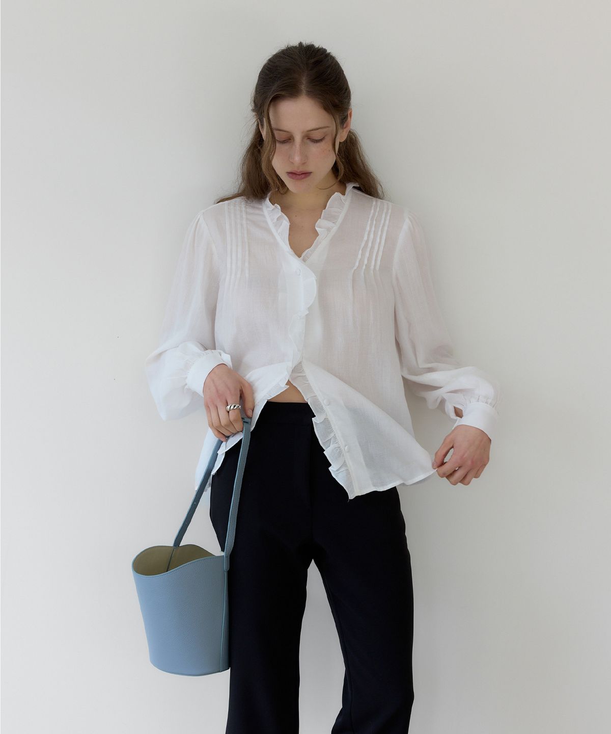 가더(GARDER) Sage Blouse (Ivory)