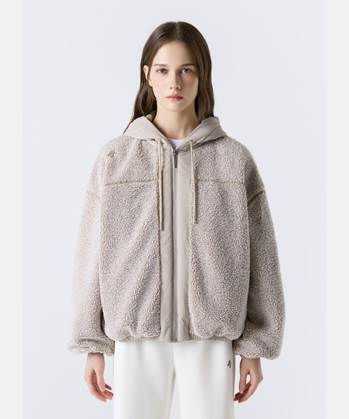 데상트(DESCENTE) 여성 퍼 후드형 오버핏 패딩 자켓 브라운 SR322PPD91