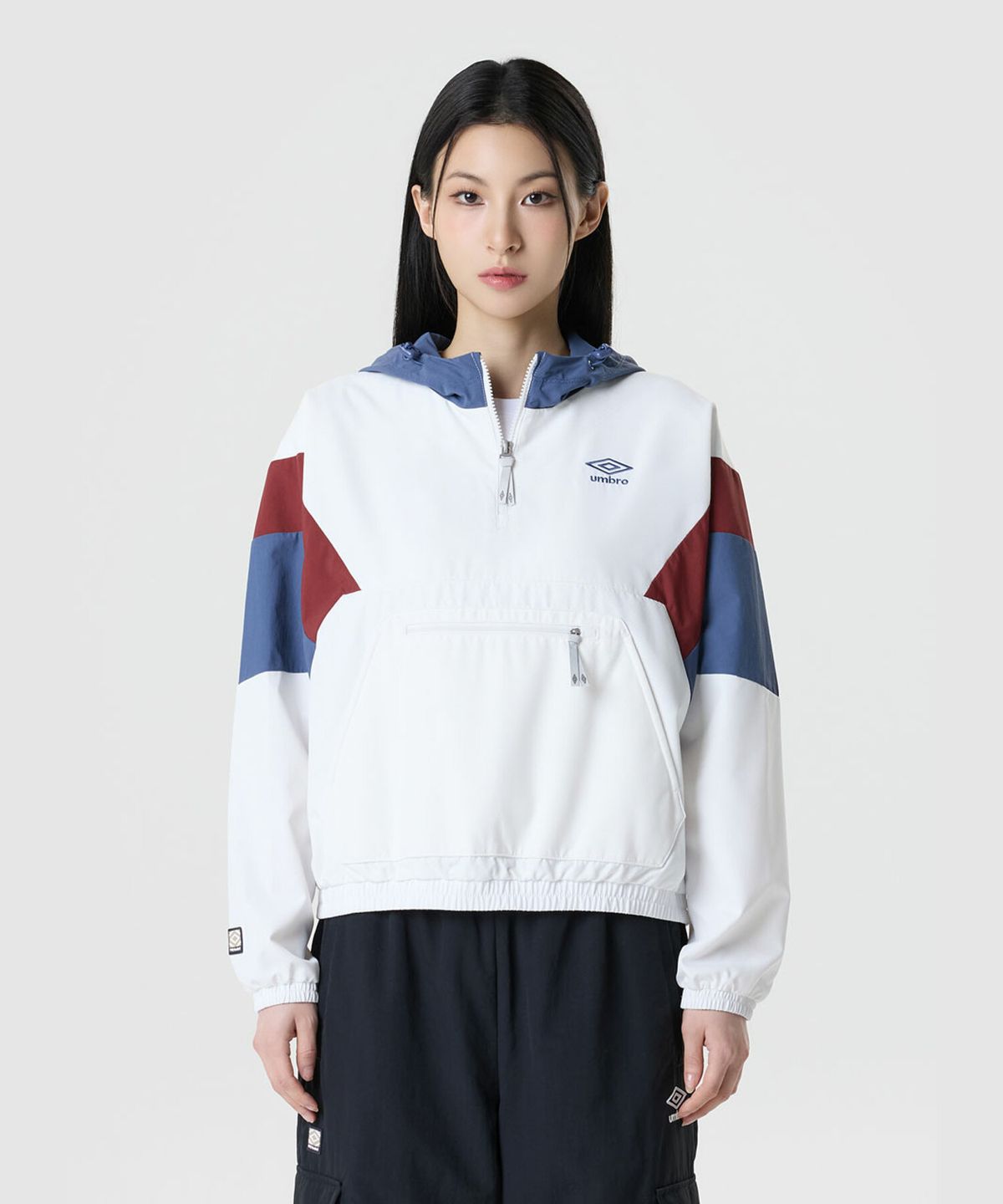 엄브로(UMBRO) 더비클럽 컬러블럭 후드형 아노락 아이보리 UR324CWT95