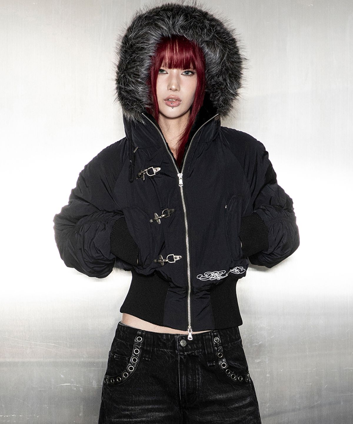 글랙(GLACK) GBOJ001 토글 후디드 크롭 패딩 숏 파카 G26OH007BK (BLACK)