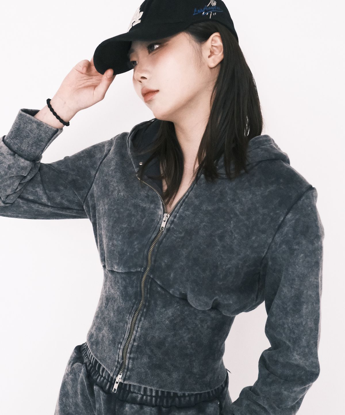 해빙(HAEBING) Half-Rib Snow Washed Hoodie (CHARCOAL)