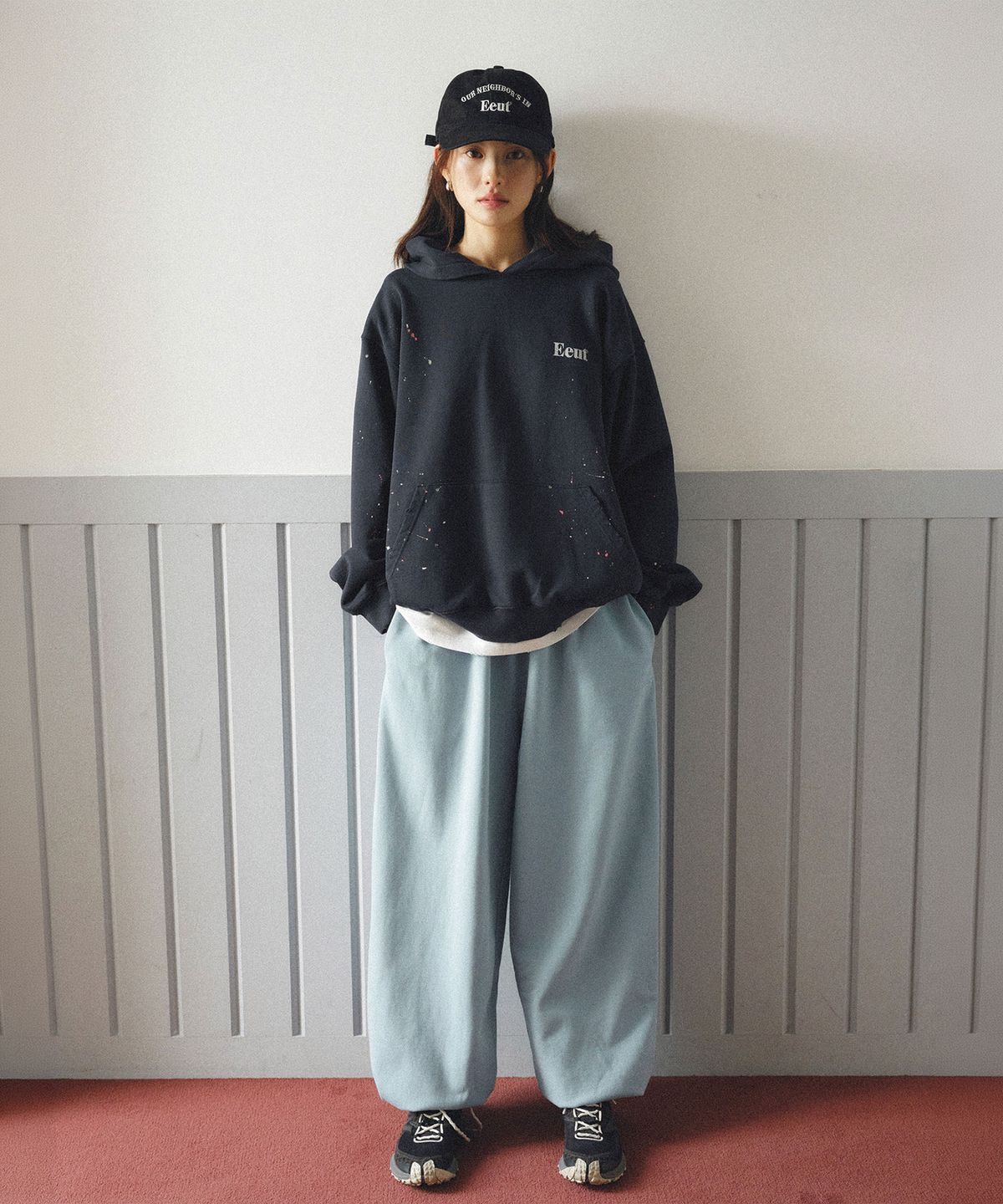 이우트(EEUT) EEUT BALLON SWEATPANTS / LIGHT BLUE