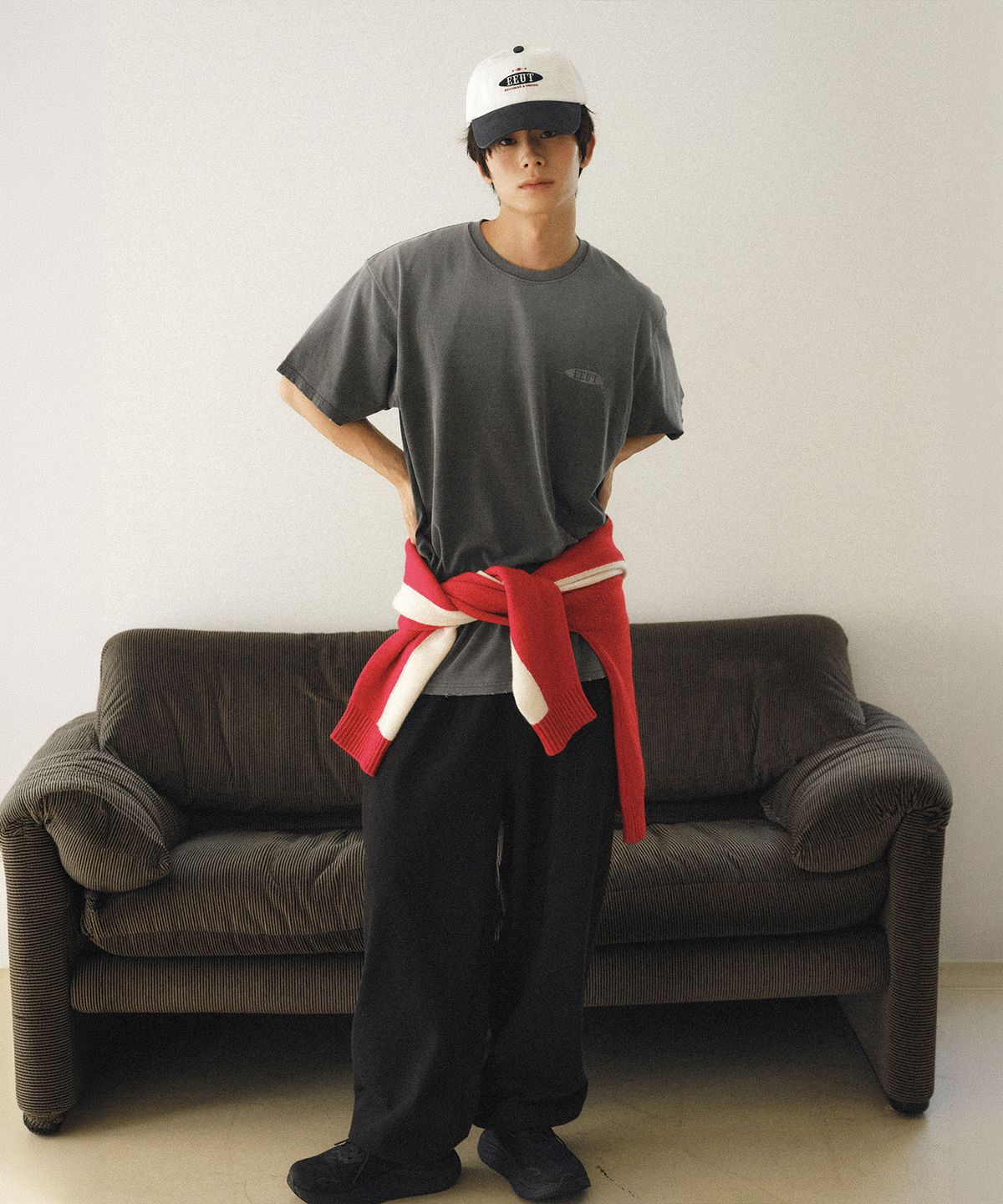 이우트(EEUT) EEUT BALLON SWEATPANTS / BLACK