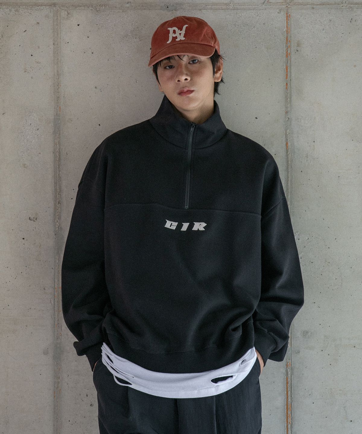 버닝카포네(BURNING CAPONE) BC C.I.R 자수 아노락 맨투맨 (BLACK)